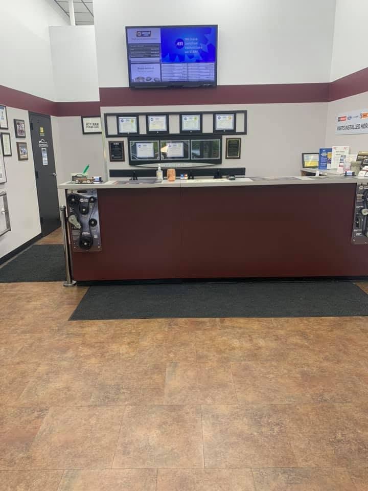 CarDoc Automotive Customer Service And Reception Desk Area | CarDoc Automotive