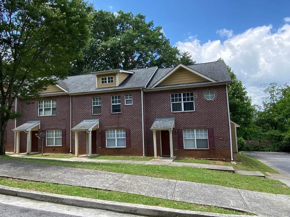 Home [hillsdaleapts.com]