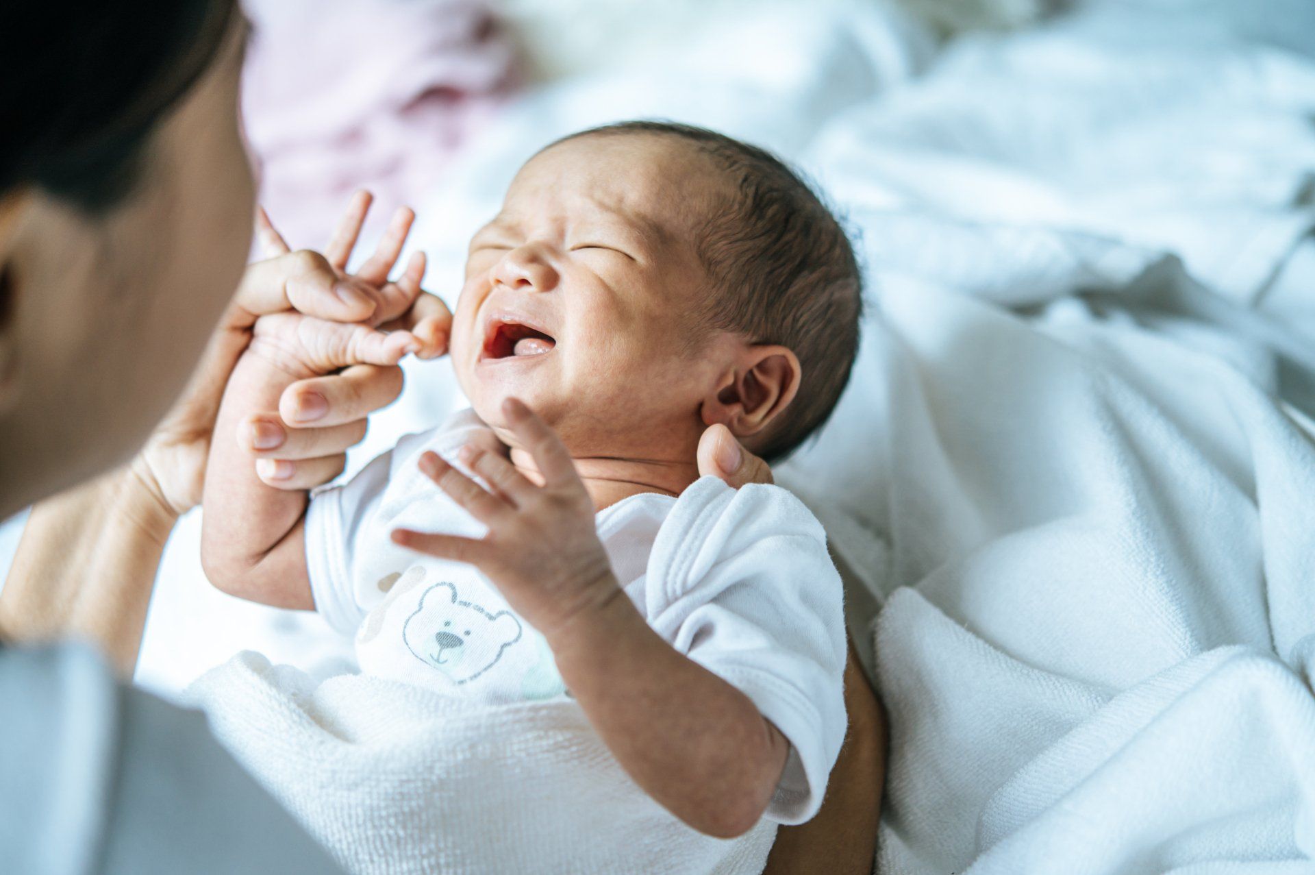 Remédio para cólica do bebê – veja o que é indicado bebê chorando
