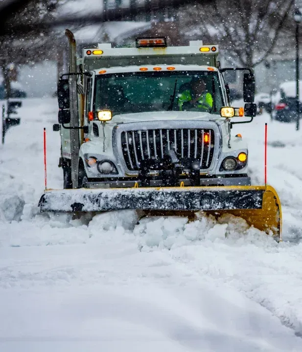 commercial snow removal contractors in west bloomfield mi