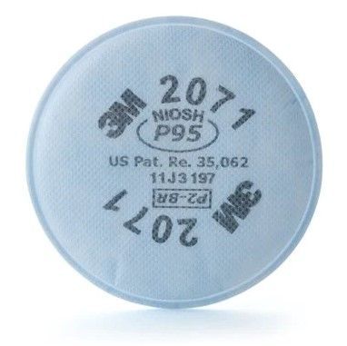 Disco de filtro para respirador 3M NIOSH P95 azul con modelo y texto de certificación impresos.