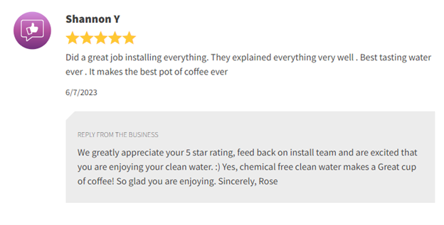 Five-star customer review praising a perfume scent, with seller’s thank-you reply below