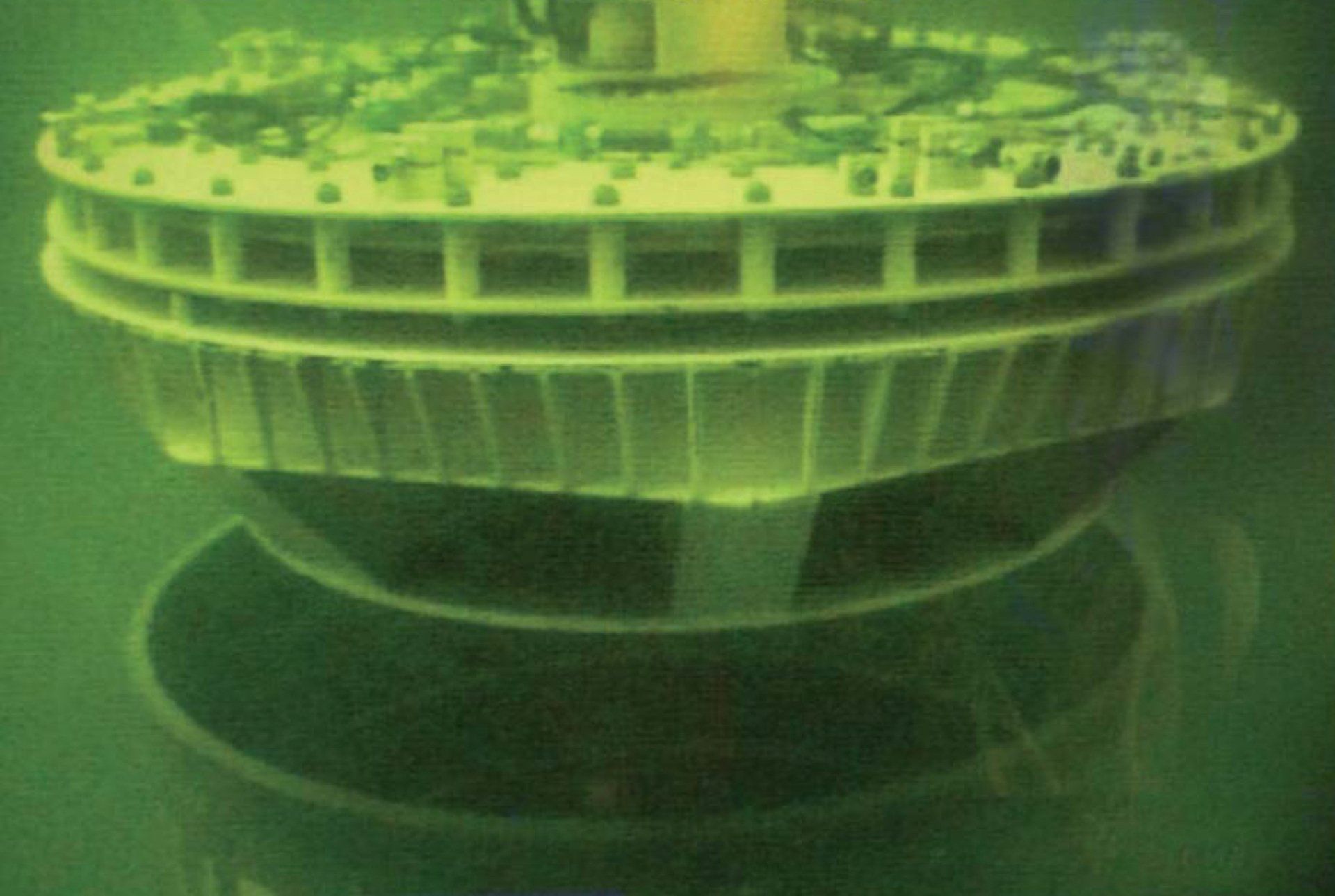 Subsea internal cleaning tool