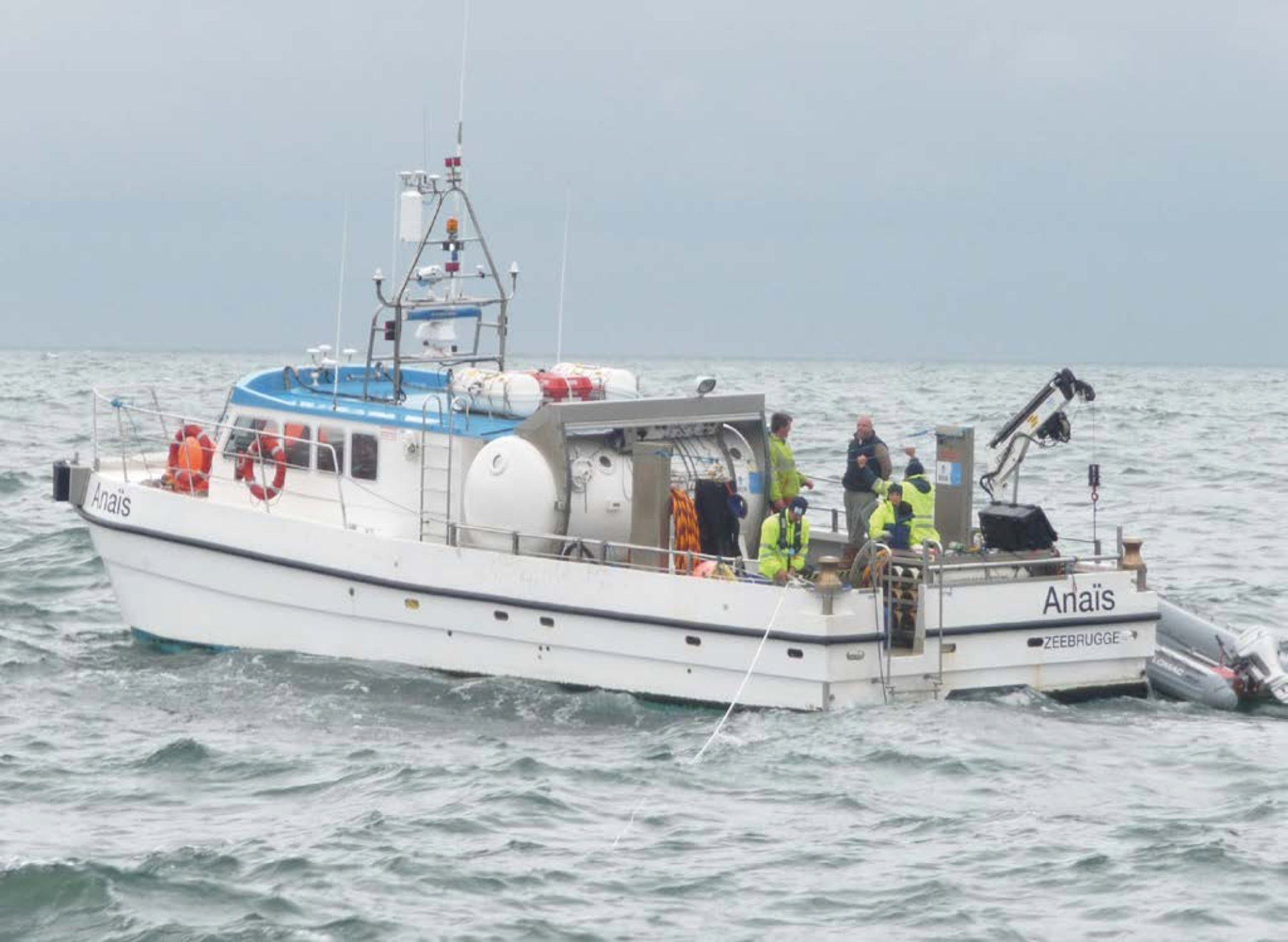 White research boat, 