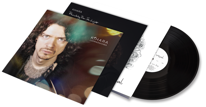 Juho Pitkäsen kolme ensimmäistä LP-levyn kantta. Luonnonvoima, Love Surreal ja reaching for the light.