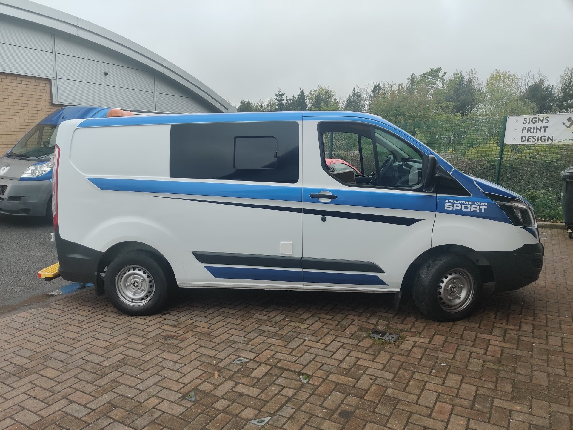 Sprinter Signs Auto Styling