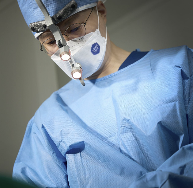 Dr. Kim operating