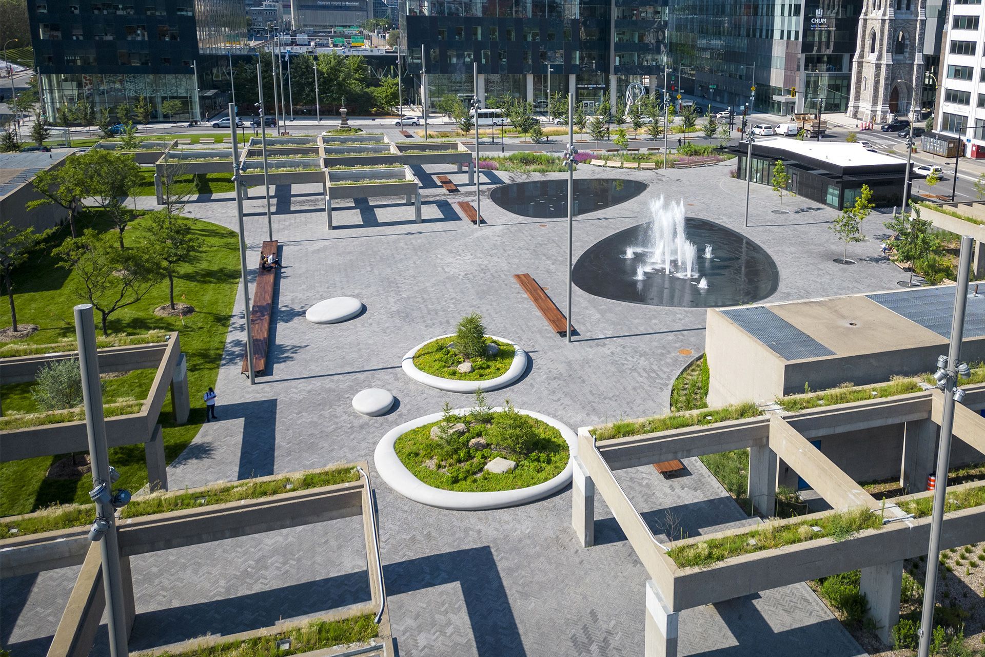 SQUARE VIGER : photo©SteveMontpetit