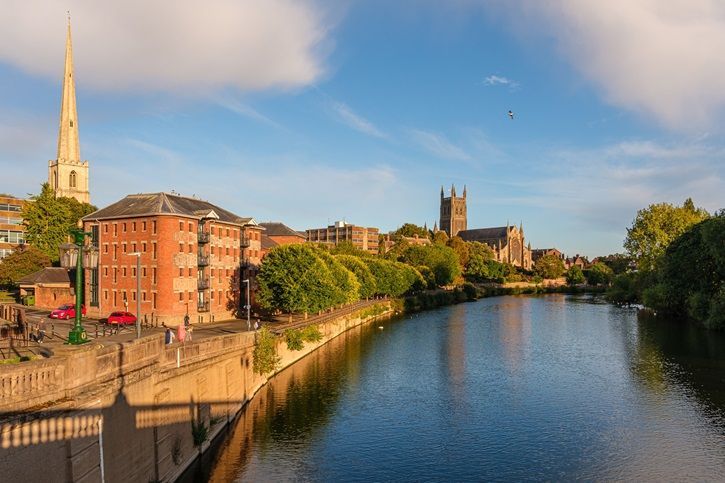 In this charming semi-rural setting, Kensington Gate will bring a beautiful collection of 1 & 2 bedroom apartments and 2, 3 & 4 bedroom homes. Within walking distance of the centre of Worcester, this location presents an opportunity to enjoy a tranquil retreat without compromising on access to the hustle and bustle of city life.