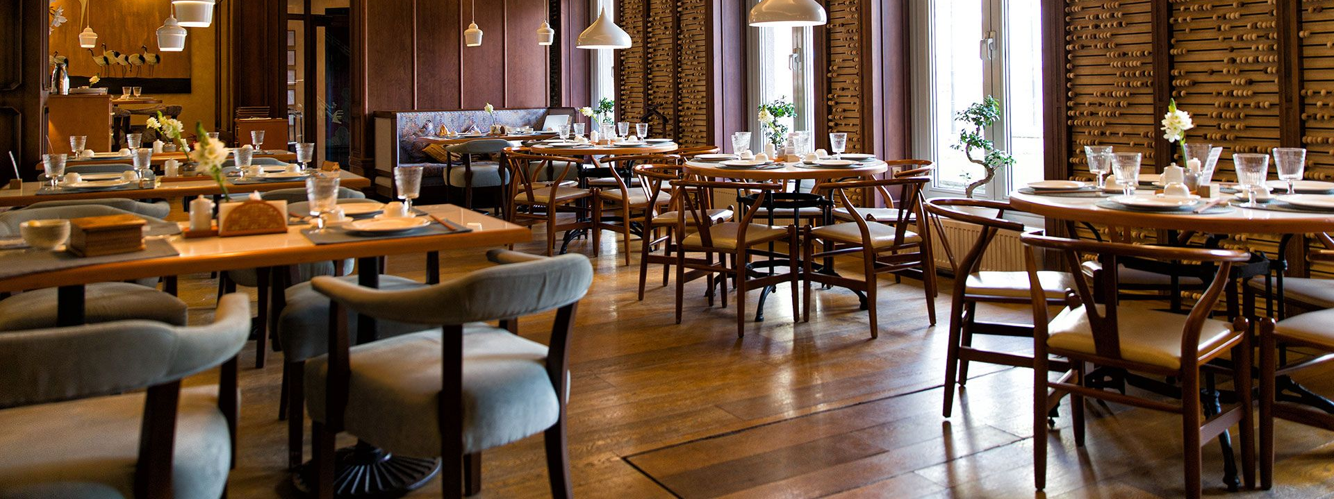 How the Right Insurance and Payroll Partners Help Restaurants Thrive