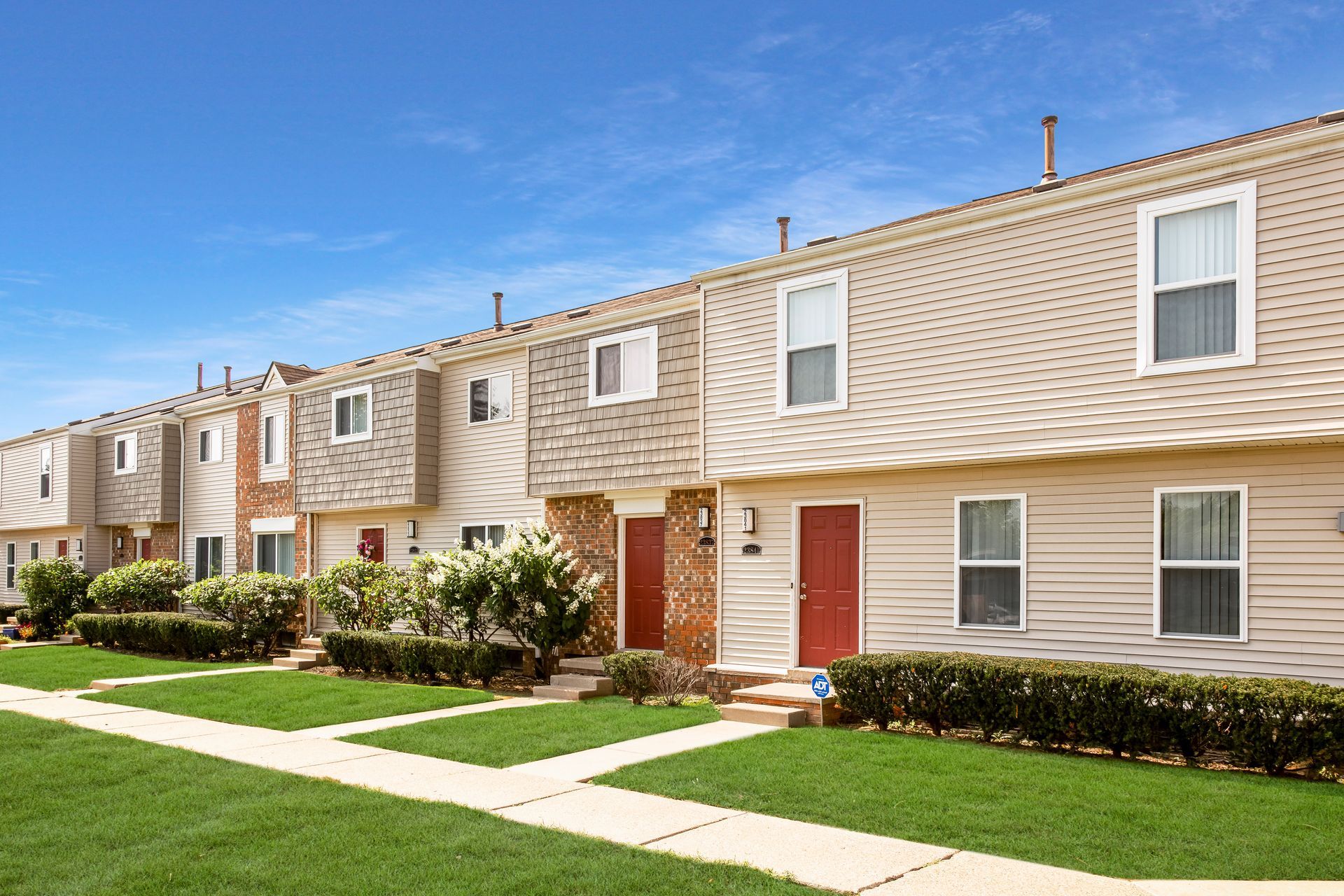 Novi RIdge Apartments & Townhomes