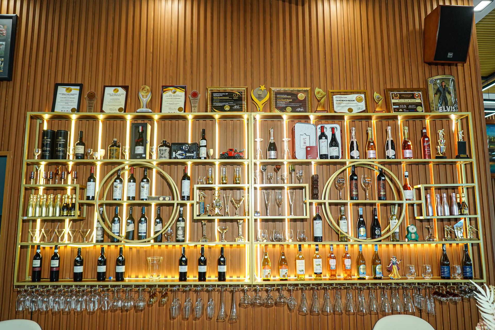 Dingalan Motel Features & FAQ | Cave Beach Resort