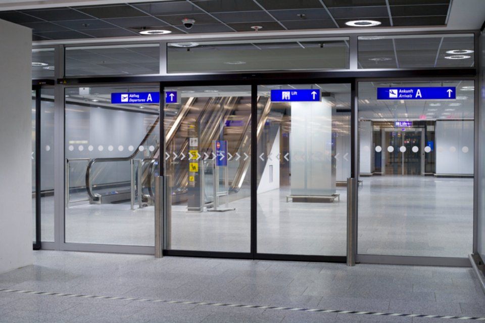 porte scorrevoli area aeroportuale