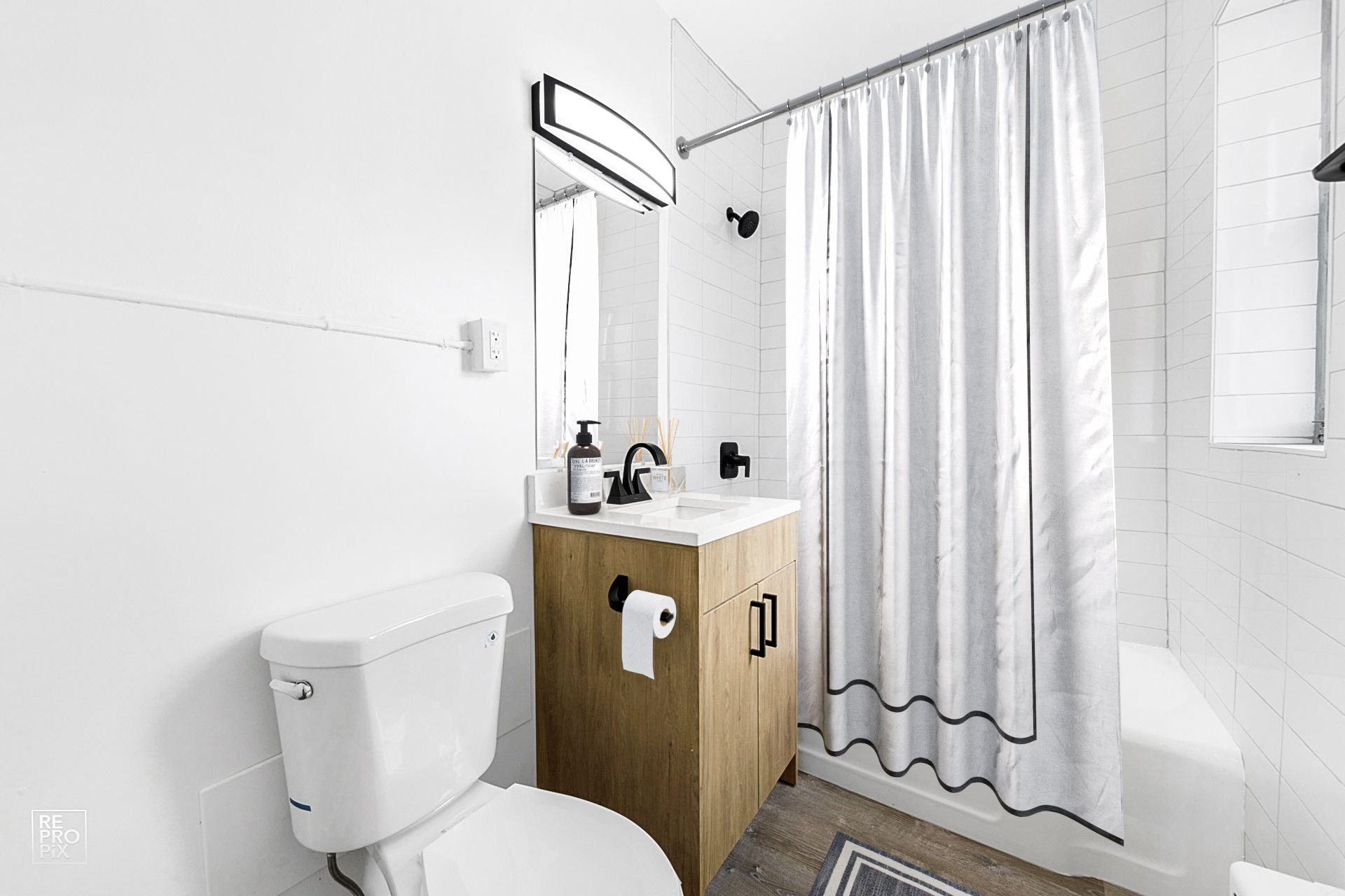 2 bedroom bathroom