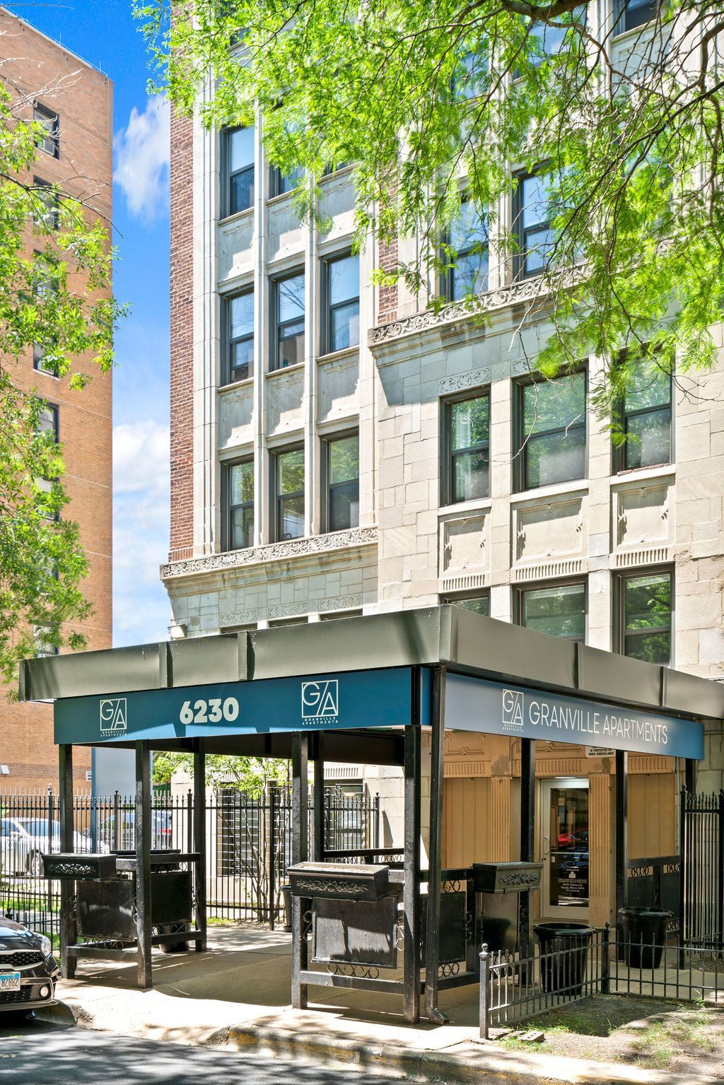 Granville Apts outside
