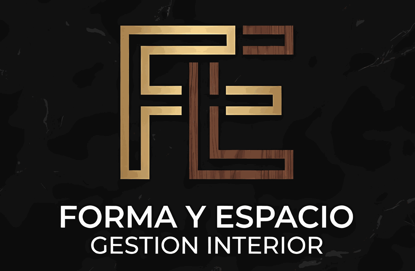 Logo de “FORMA Y ESPACIO GESTIÓN INTERIOR” en dorado y cobre sobre fondo negro