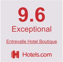 Insignia de calificación de Hotels.com: 9.6 Excepcional para Entrevalle Hotel Boutique sobre un fondo gris claro
