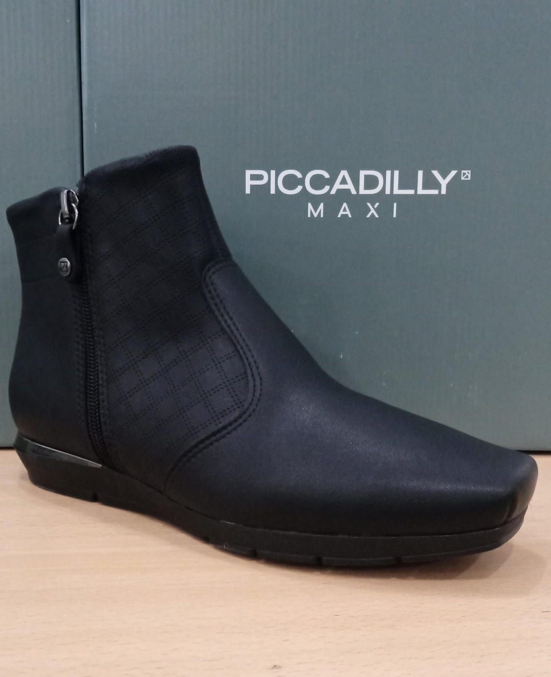 Piccadilly Botineta Sandy Negra