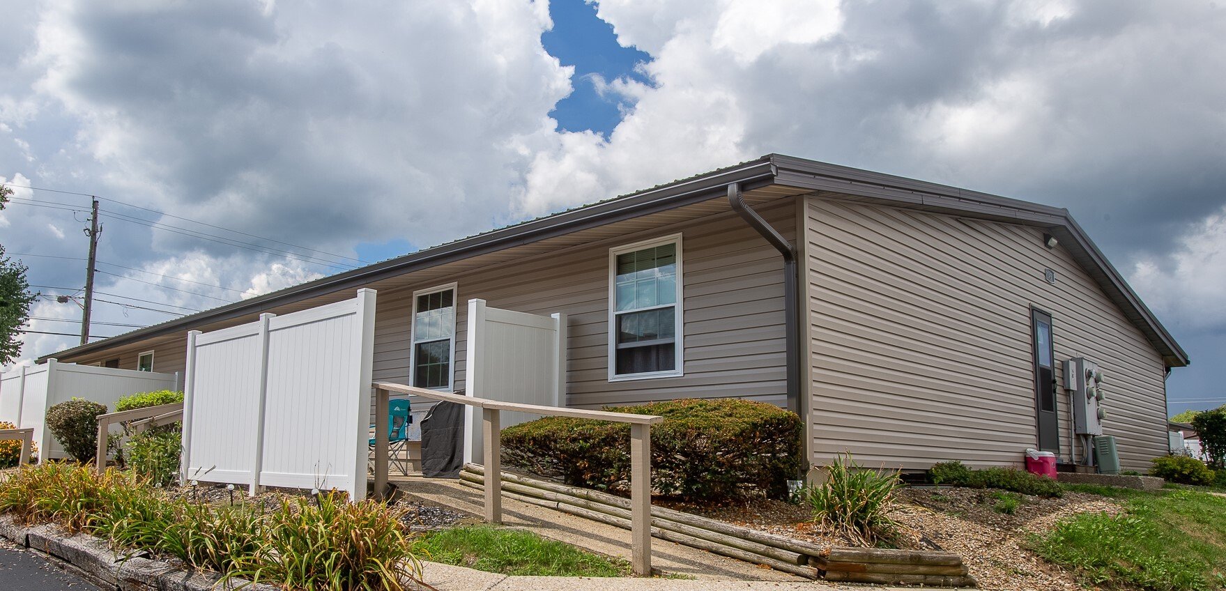 Sandalwood Apartments Aspen Management