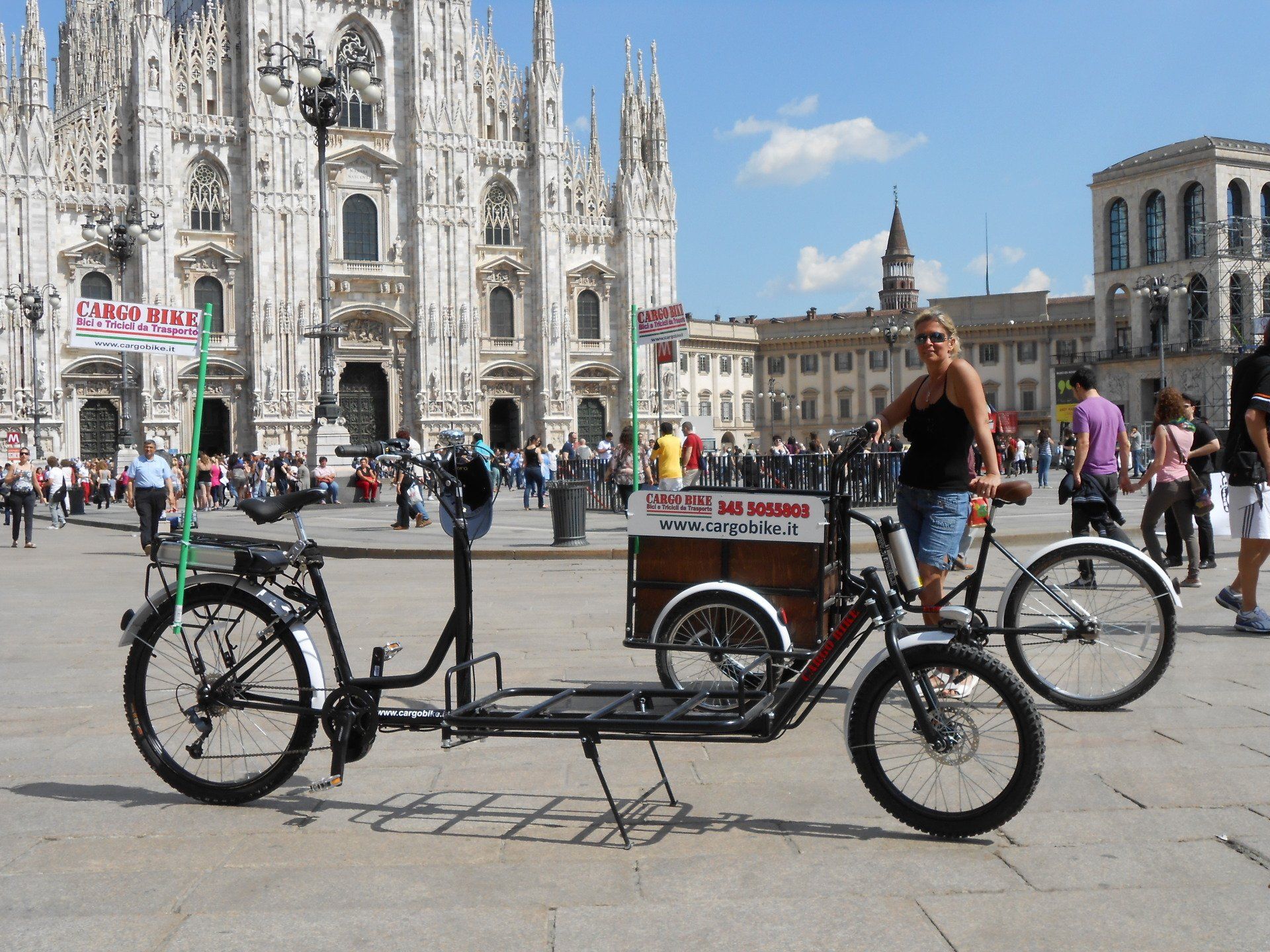 cargo bike lunga bicicletta da carico long John elettrica a pedalata assistita