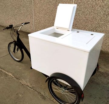 triciclo cargo bike con cassone coibentato posteriore per trasporto alimenti freschi