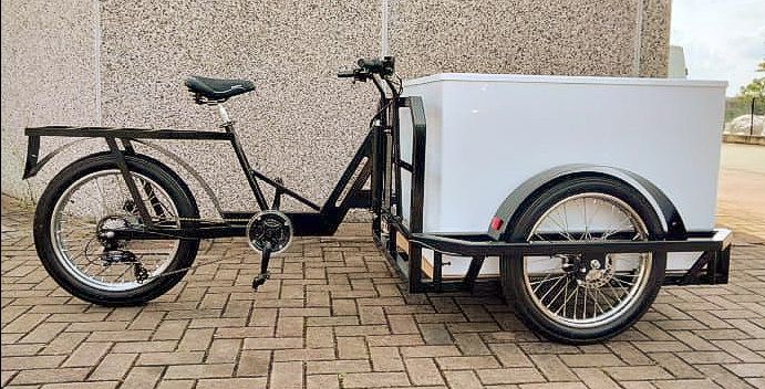 Cargo Bike anteriore Triciclo con Cassone coibentato per trasporto alimenti freschi bibite