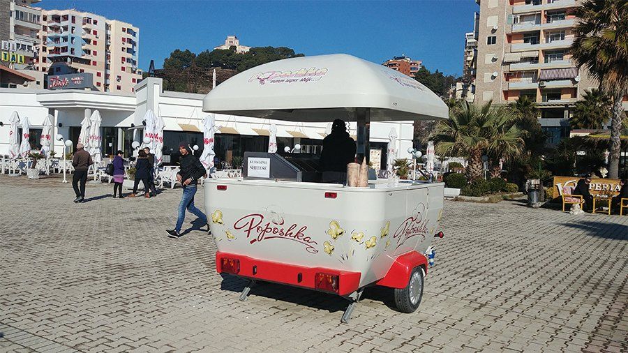 chiosco mobile in vetroresina fisso su carrello a rimorchio per street food truck o ufficio mobile chiosco informazioni Florens Kiosk 04