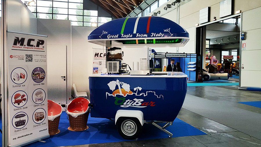 chiosco mobile in vetroresina fisso su carrello a rimorchio per street food truck o ufficio mobile chiosco informazioni Florens Kiosk 04