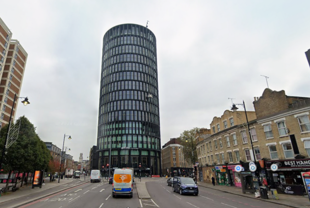 Zarafa maintenance team arrive to maintain BMU designed and installed by Zarafa on central London hotel