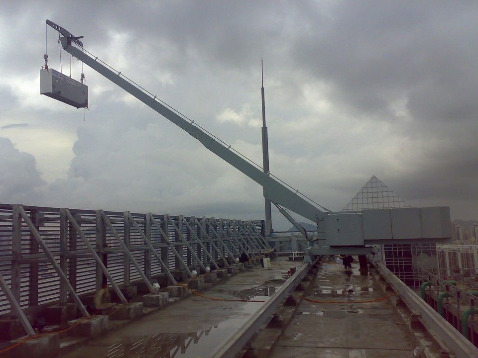 BMU for facade access and maintenance