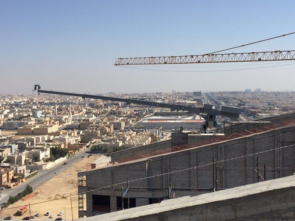 BMU for facade access and maintenance