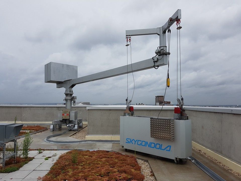 BMU for facade access and maintenance