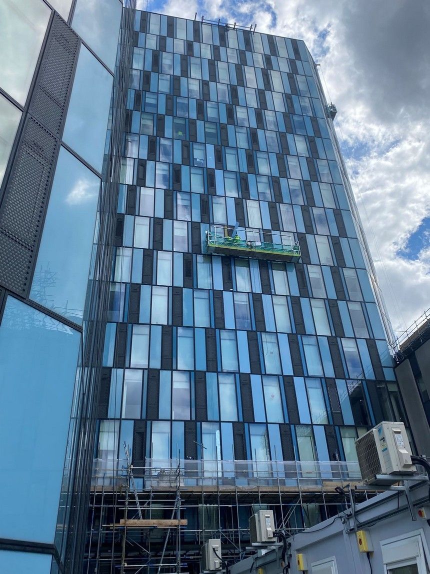 Kings Cross Monorail & Cradles or facade access and maintenance