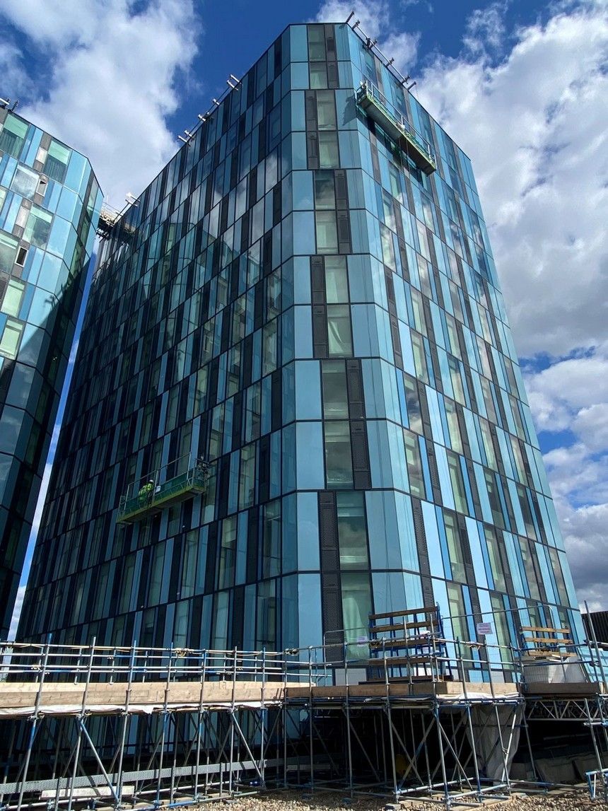 Kings Cross Monorail & Cradles or facade access and maintenance