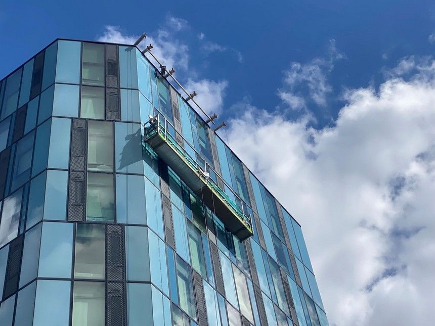 Kings Cross Monorail & Cradles or facade access and maintenance