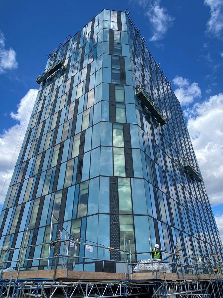 Kings Cross Monorail & Cradles or facade access and maintenance