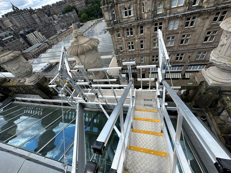 Gantry system access engineering for facade access and maintenance 