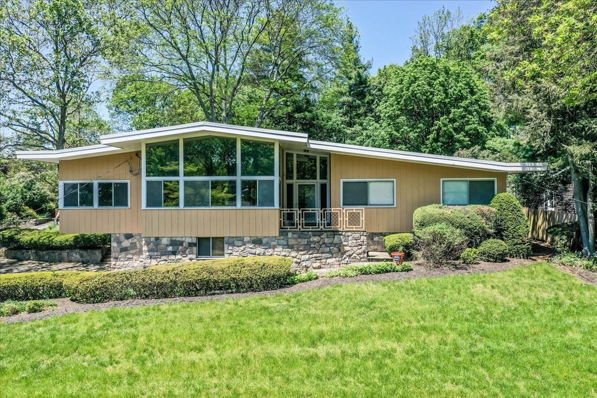 20 Putney Chapel Way, Stratford, CT - 06614