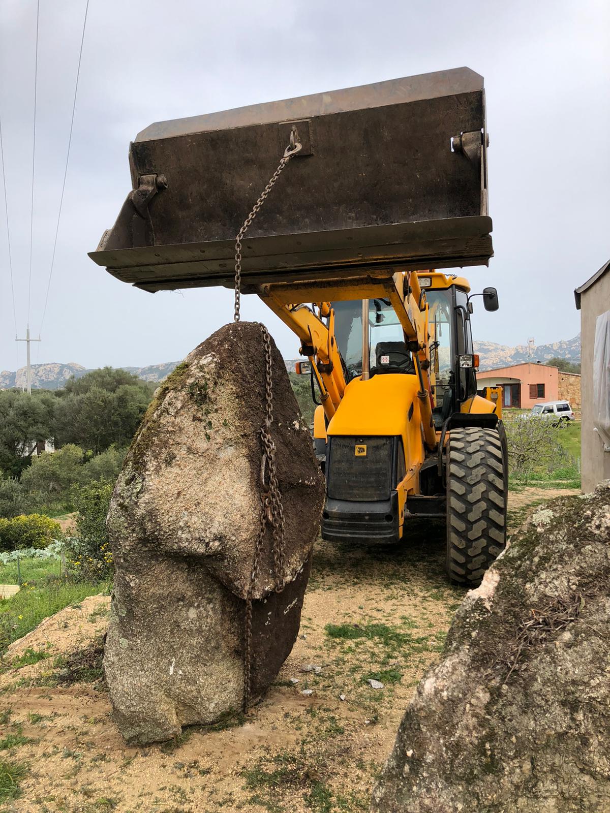 Posa monoliti ornamentali