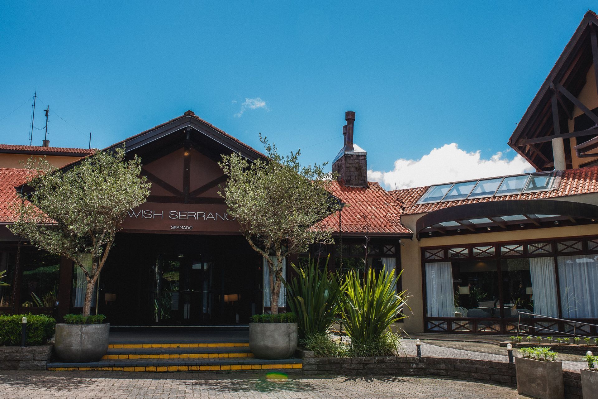 WISH SERRANO RESORT