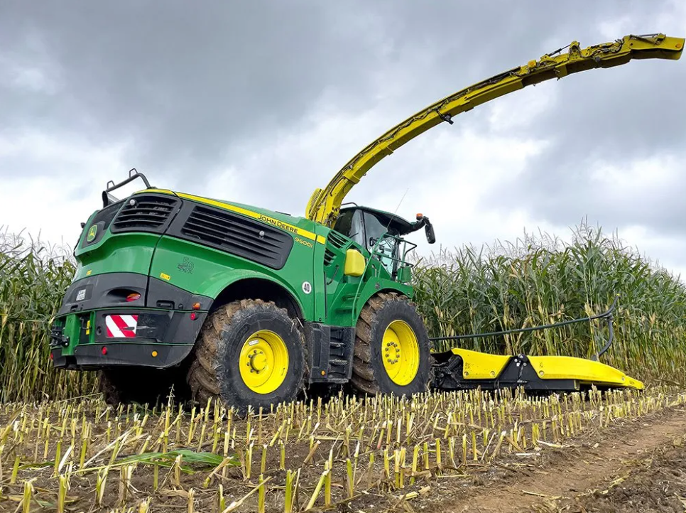 Ontdek de nieuwe JD18X motor: de krachtbron van John Deere's 9000 serie hakselaars