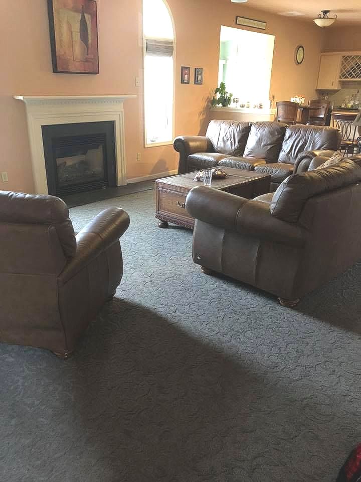 Family living room with carpeting