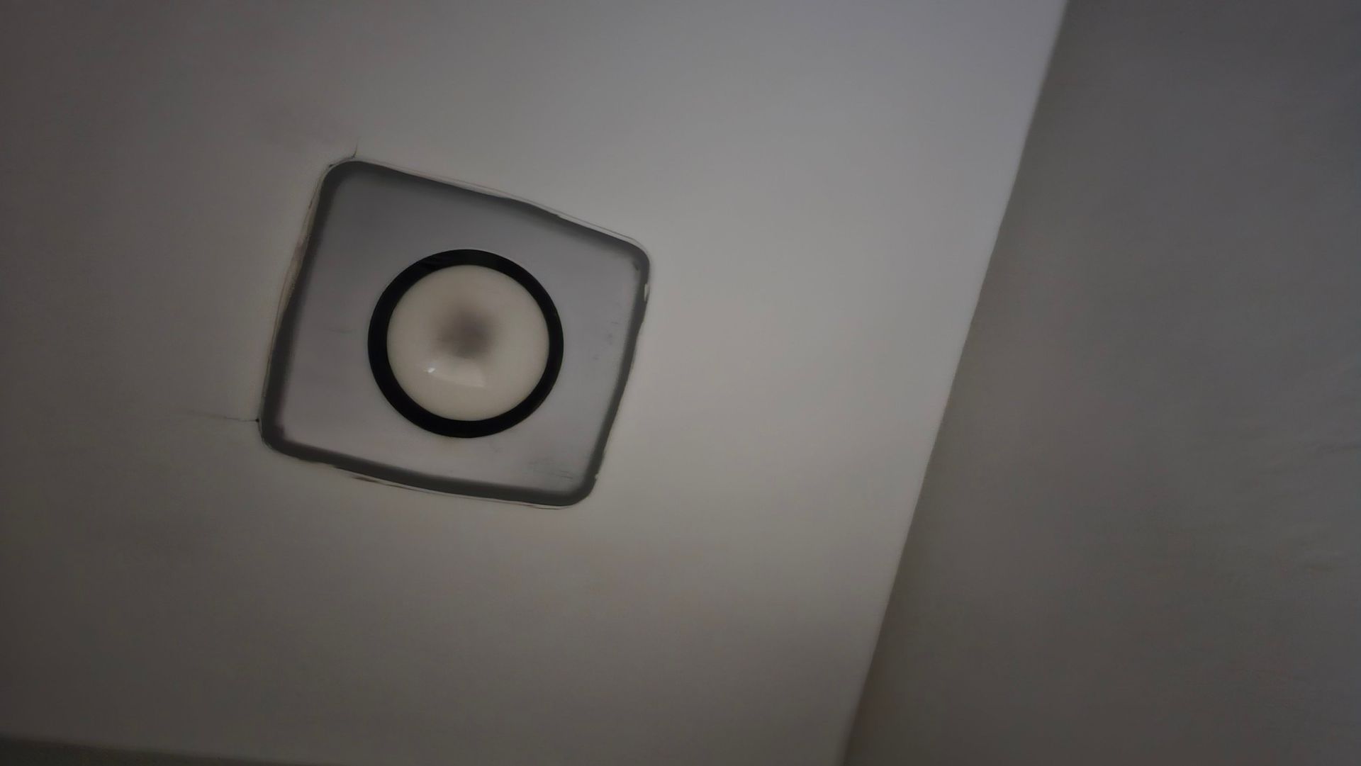 dirty bathroom light fixture