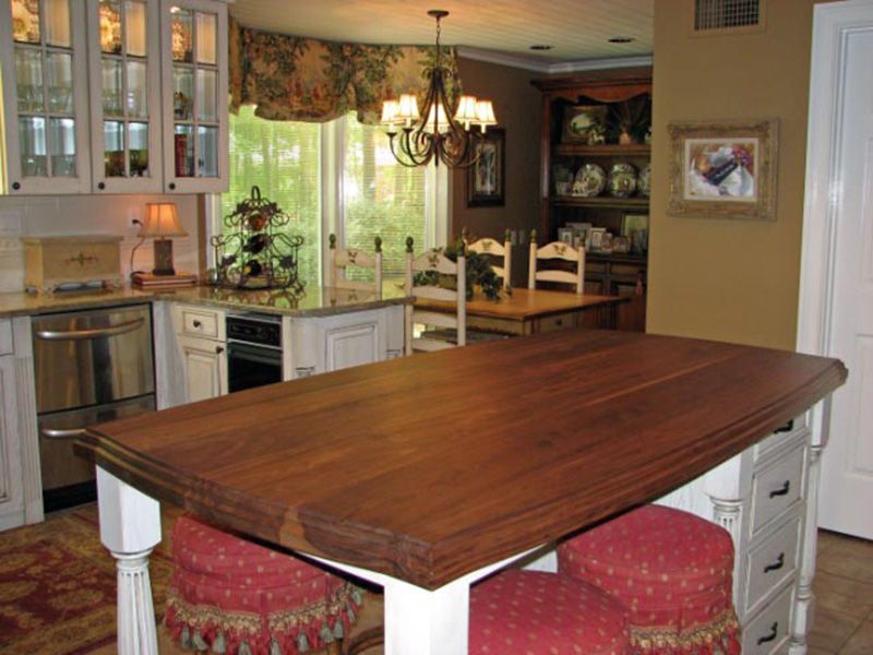 Walnut Flat Grain Countertop - Southside Woodshop