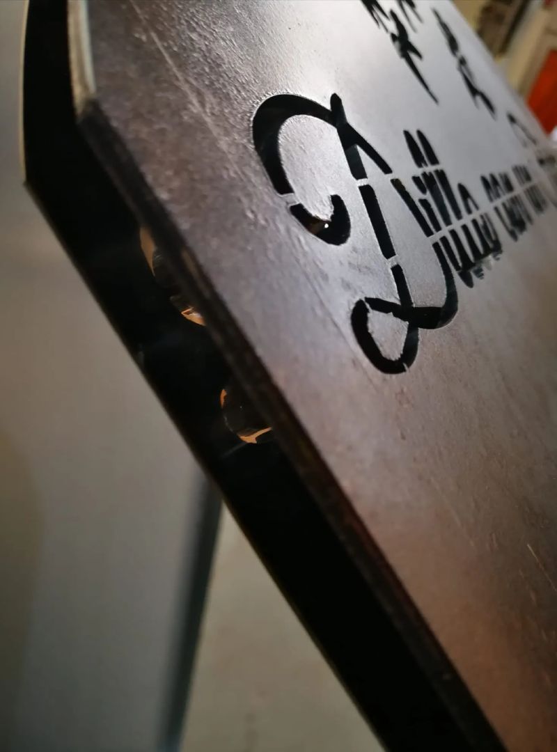 Taglio laser lettere