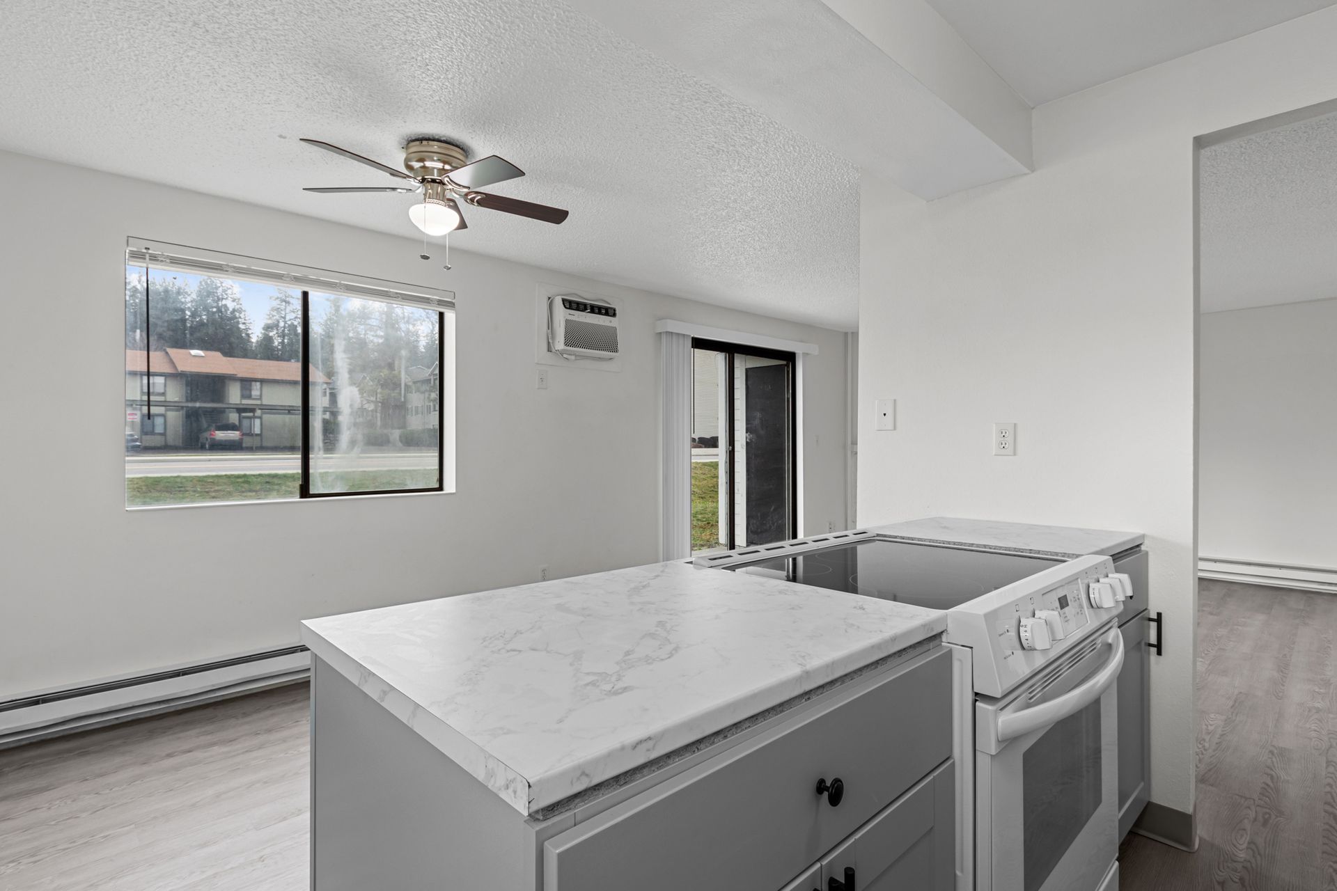 Houk 33 kitchen 2