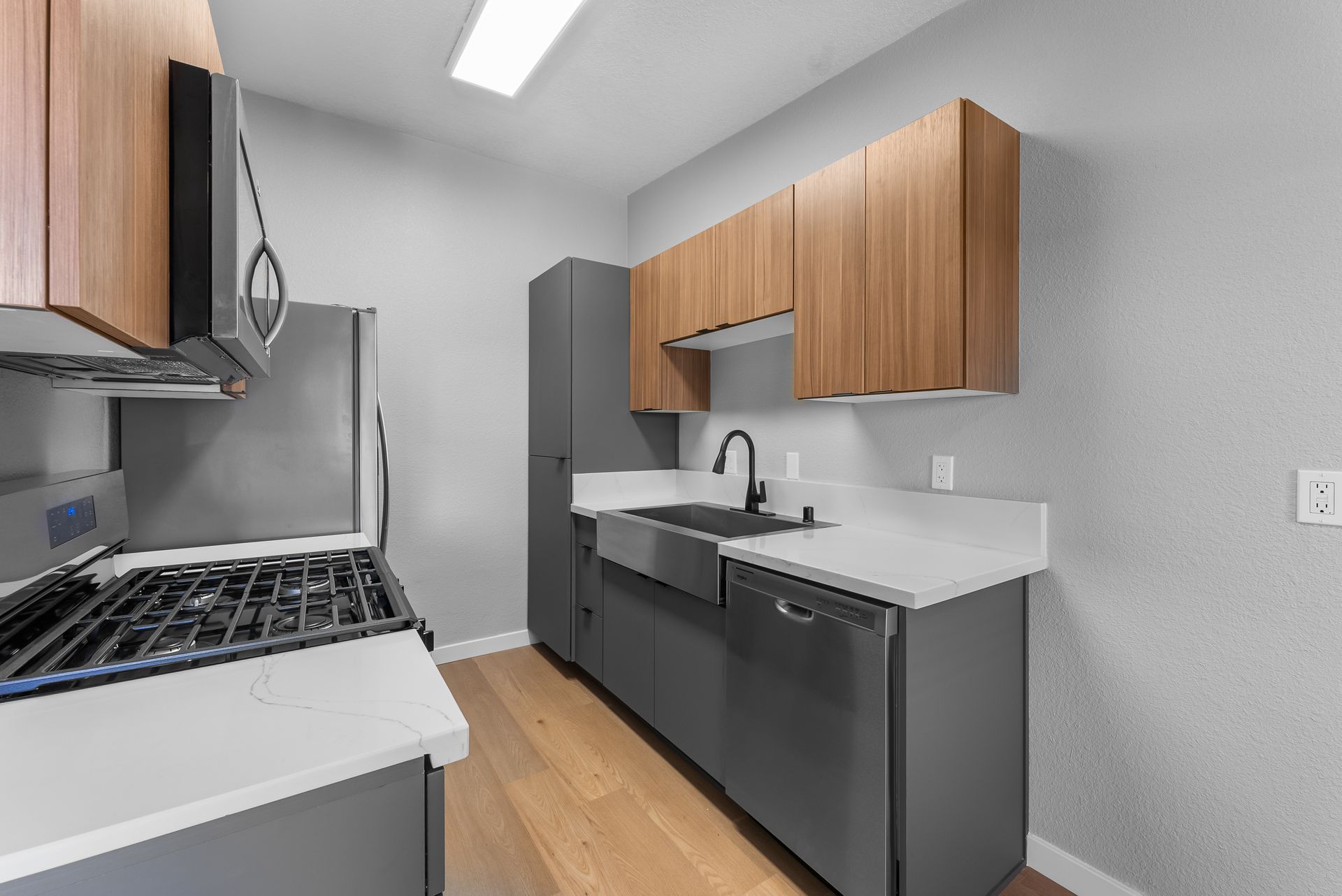 Sliding Photo Gallery Displaying Apartment Features