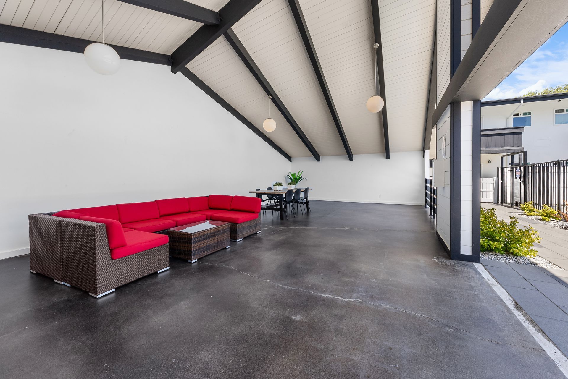 Sliding Photo Gallery Displaying Community Amenities 