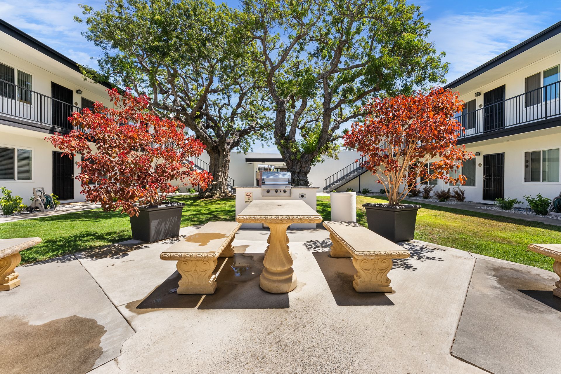 Sliding Photo Gallery Displaying Community Amenities 