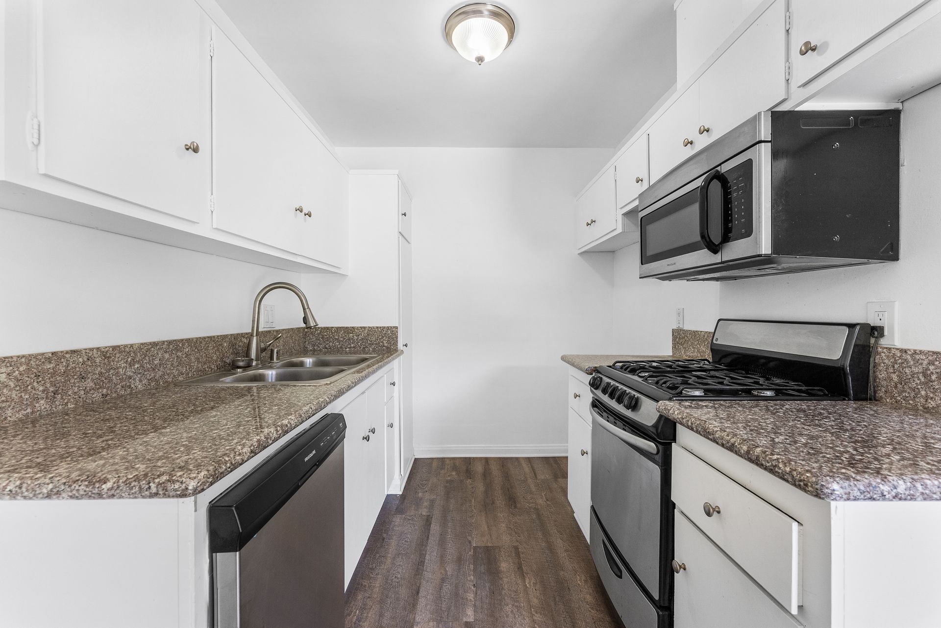 Sliding Photo Gallery Displaying Apartment Features